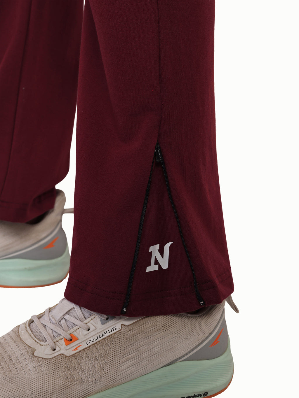 BOOTCUT JOGGER – MAROON